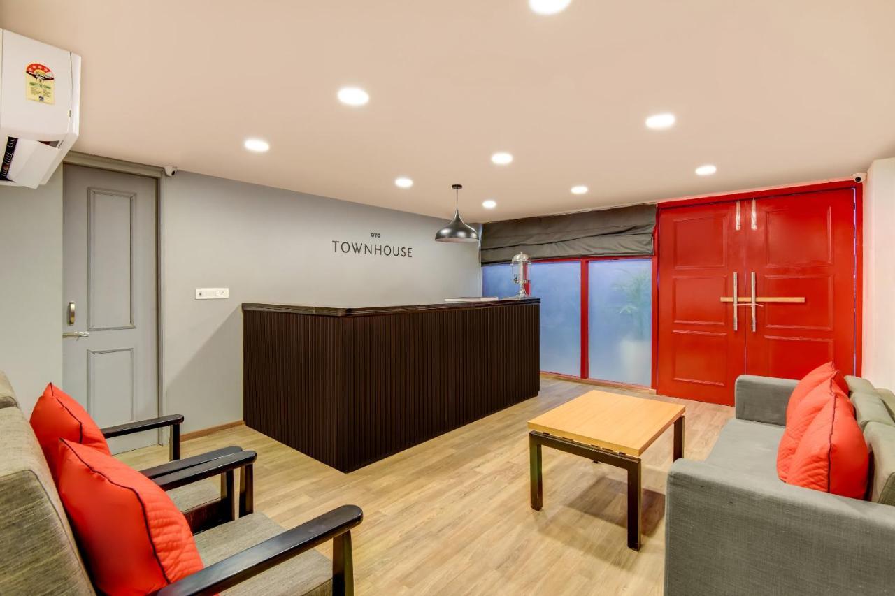 Oyo Townhouse 115 Patel Nagar Hotell New Delhi Eksteriør bilde